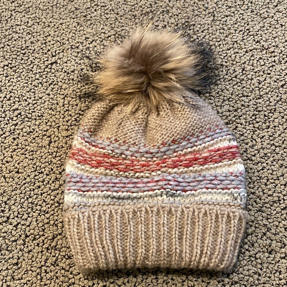 NWOT Fur Pom Pom Beanie with Rhinestone Heart
